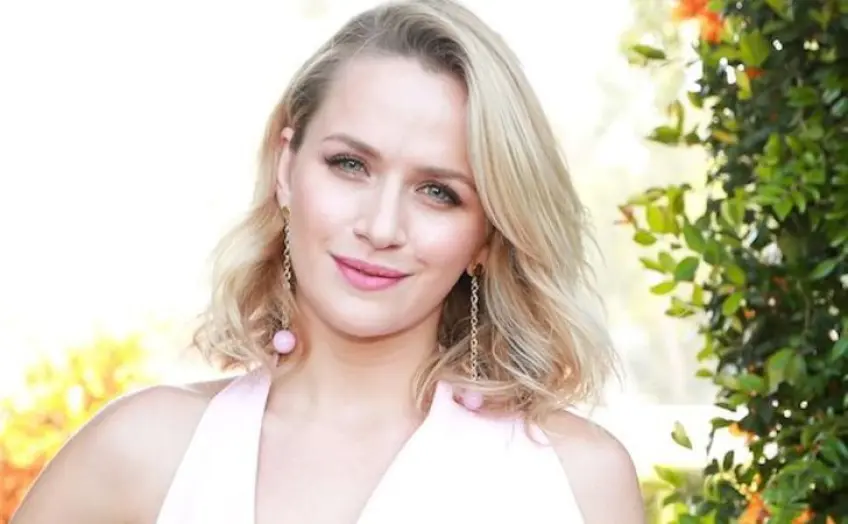 Who is Shantel VanSanten? Bio: Age, Height, Net Worth, Boyfriend, Wiki