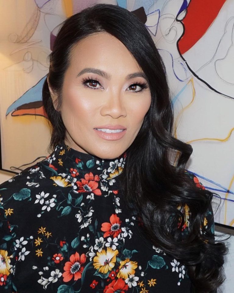 Dr. Pimple Popper Sandra Lee How Rich Is She? Know His Age, Husband