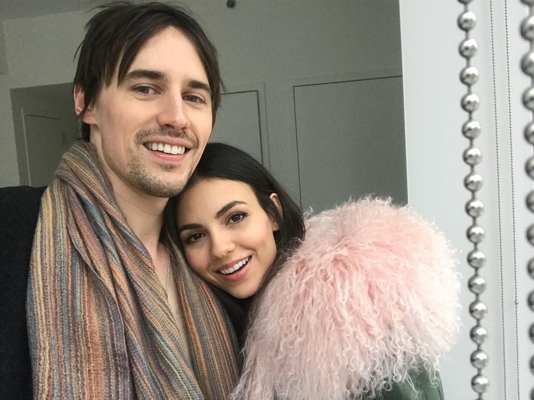Victoria Justice Dating Reeve Carey Despite The Age Gap